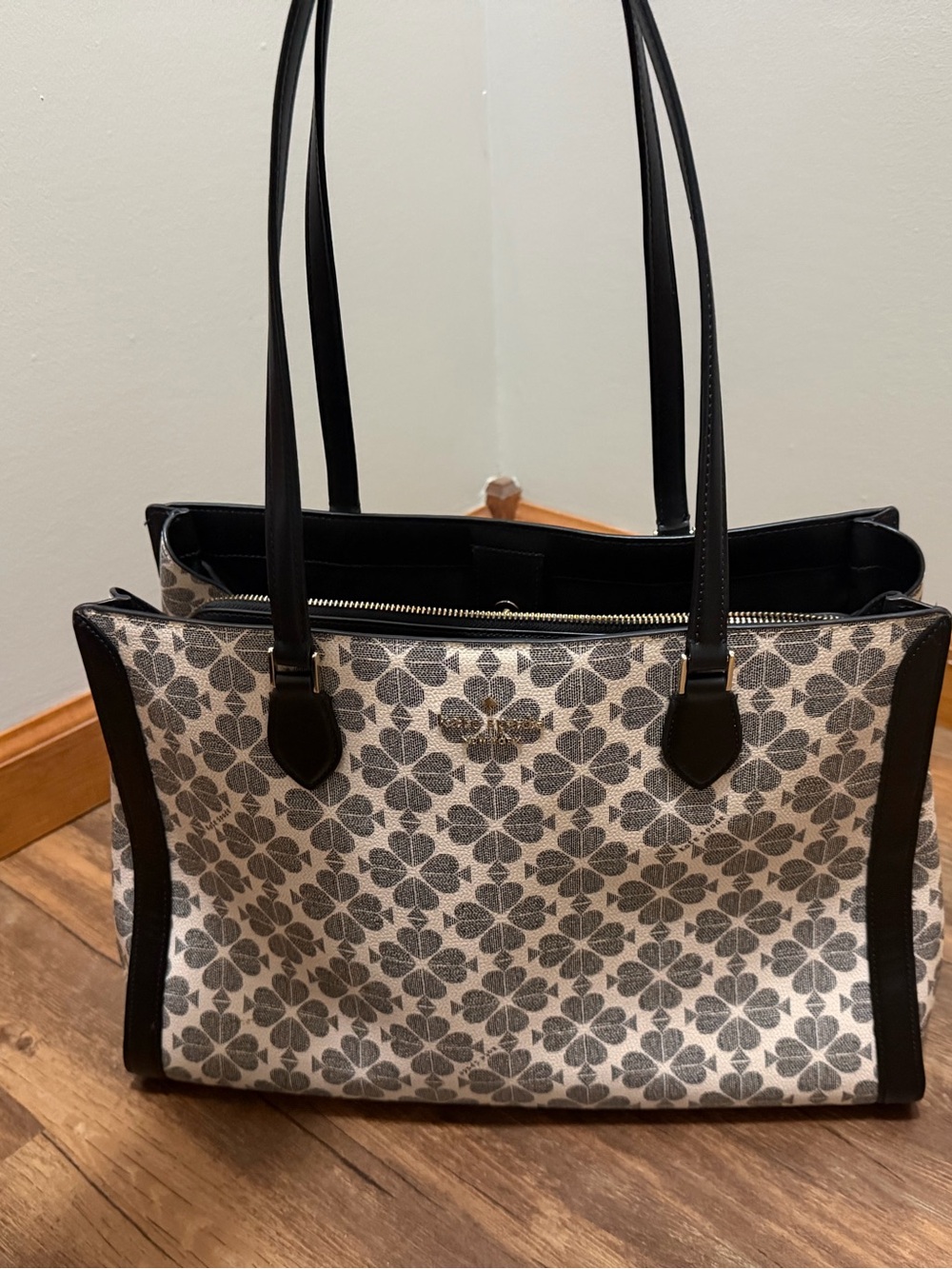 Kate Spade Signature Clover Tote in Black and White